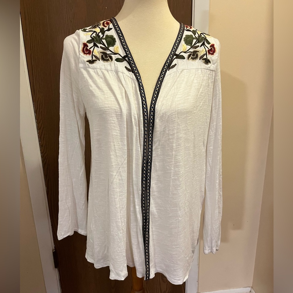 Sencacion Blouse Size Small Embroidered Cardigan